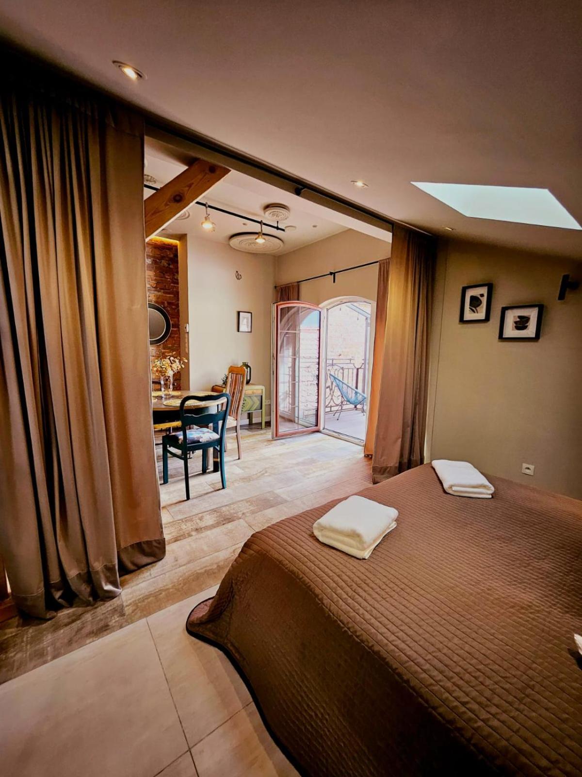 Golden Rooftop Apartment-Oldtown วรอตซวาฟ ภายนอก รูปภาพ